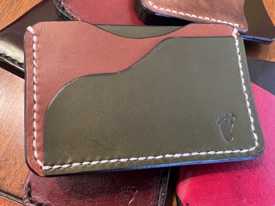 Two tone horizontal minimalist wallet